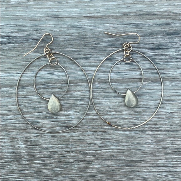 ❤️ Gorjana Gold Double Hoop Earrings - Picture 2 of 2